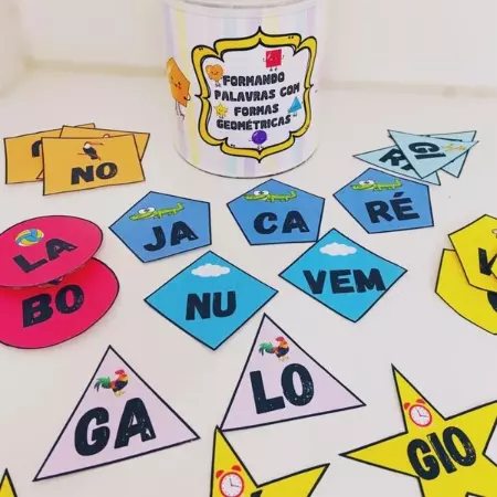 Formando Palavras com Formas Geom├®tricas